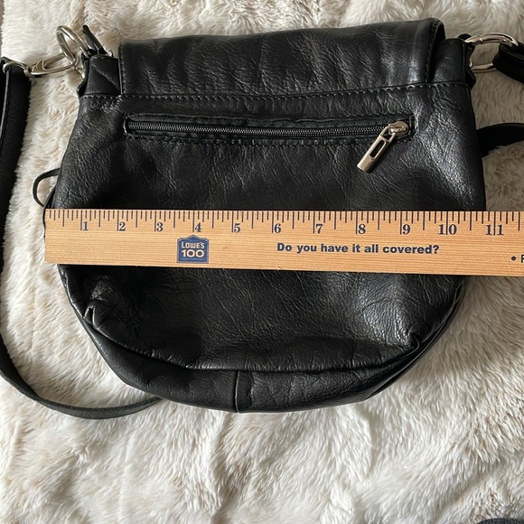 Old Florence Leather Factory black crossbody purse. - Picture 9 of 10